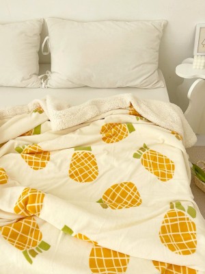 Pineapple Print Lambswool Blanket