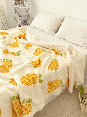 Pineapple Print Lambswool Blanket Pineapple Print Lambswool Blanket