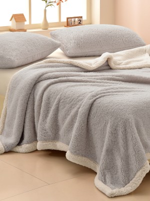 Solid Color Milk Fleece Blanket Solid Color Milk Fleece Blanket