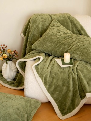 Thickened Embossed Milk Fleece Blanket