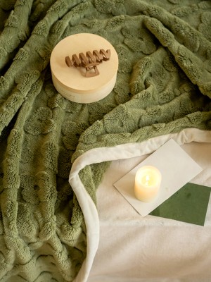 Thickened Embossed Milk Fleece Blanket