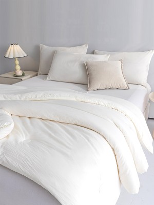 Lightweight and Skin Friendly Cotton Quilt