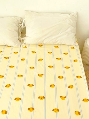 Striped Curly Haired Dog Print Bed Sheet