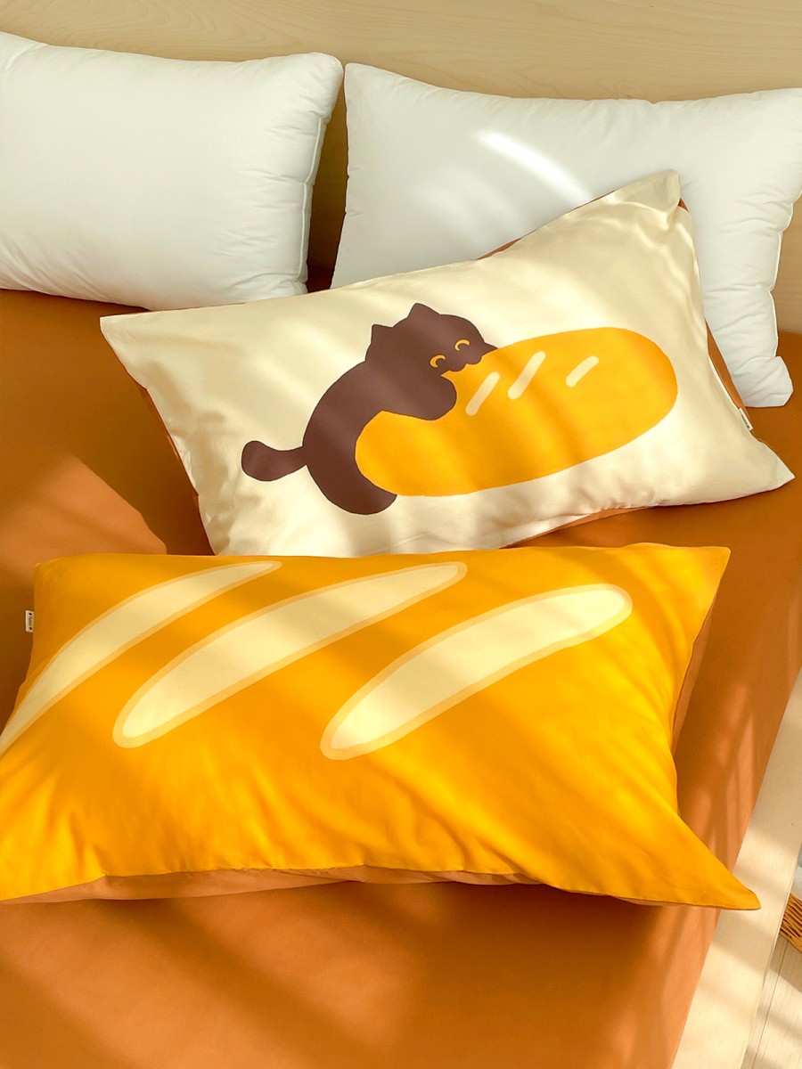 Bread Kitten Print Pillowcase
